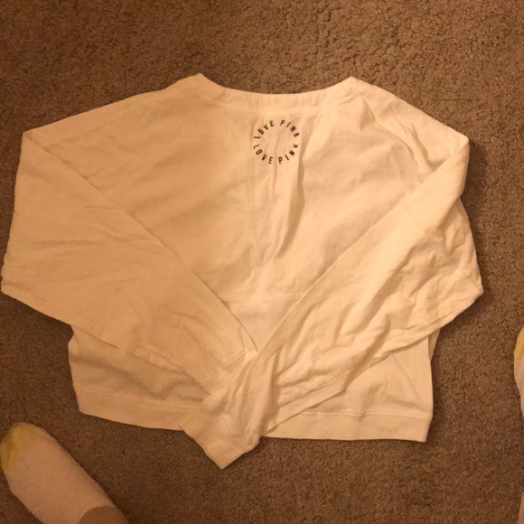 white crop top in good condition no rips & tears - Picture 2 of 3